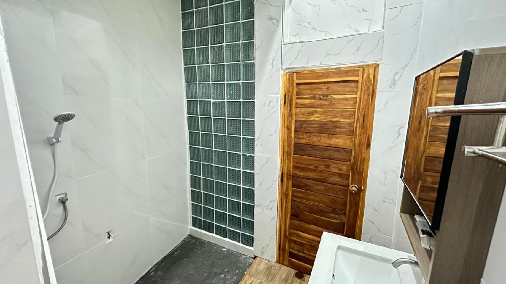 Megun 10 L Apartment Банкок Екстериор снимка
